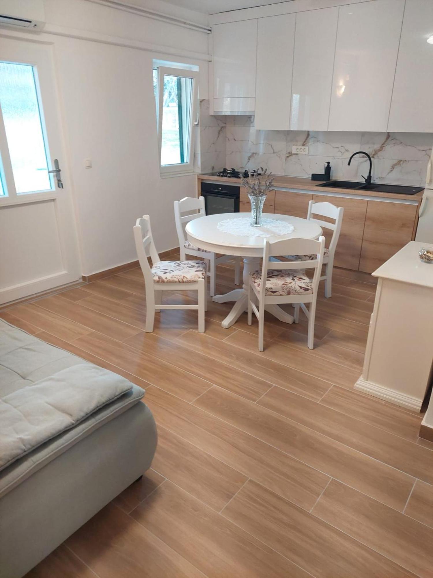 Holiday Apartment Vodice Buitenkant foto